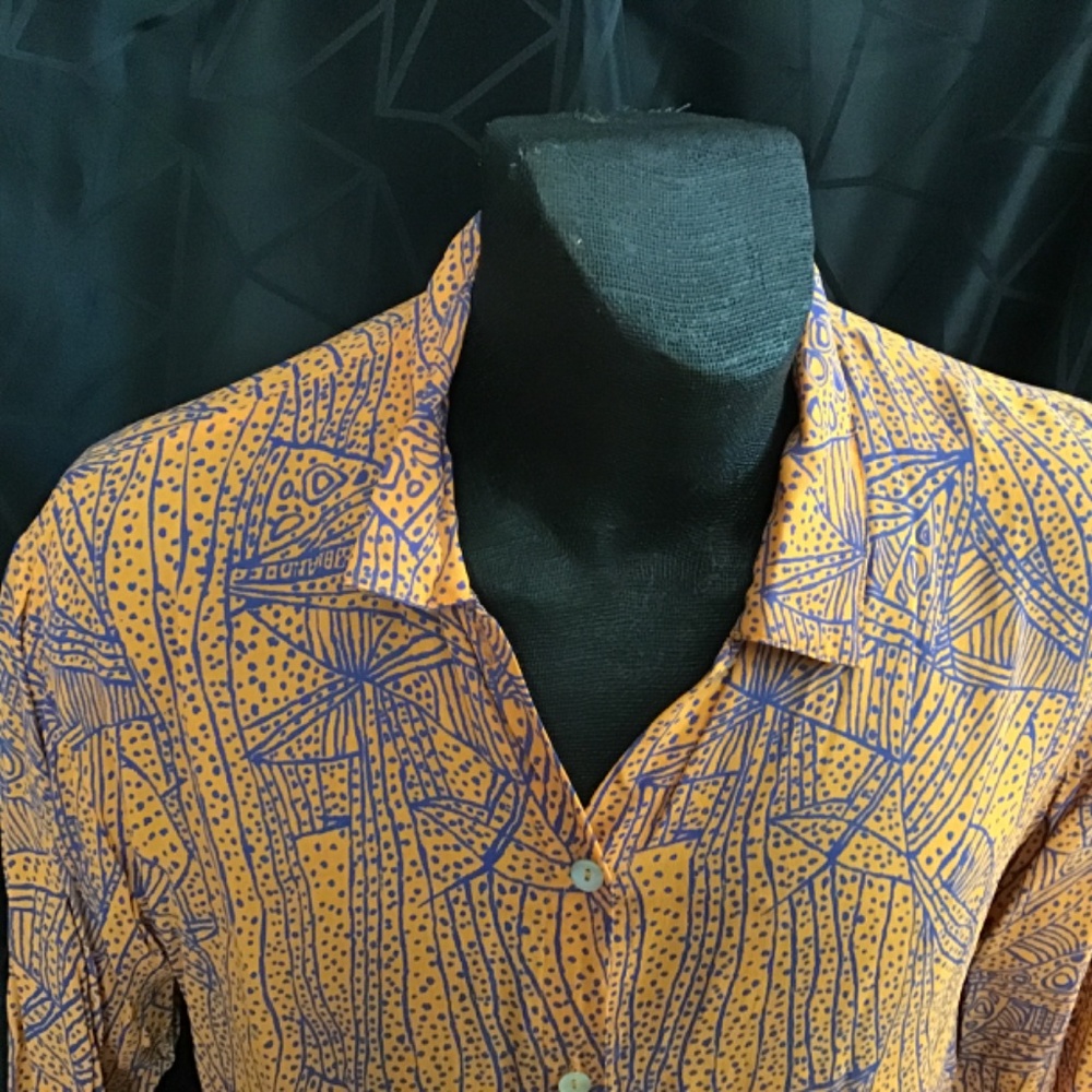 Animals L/S Blouse "Host Pick " - Picture 2 of 12